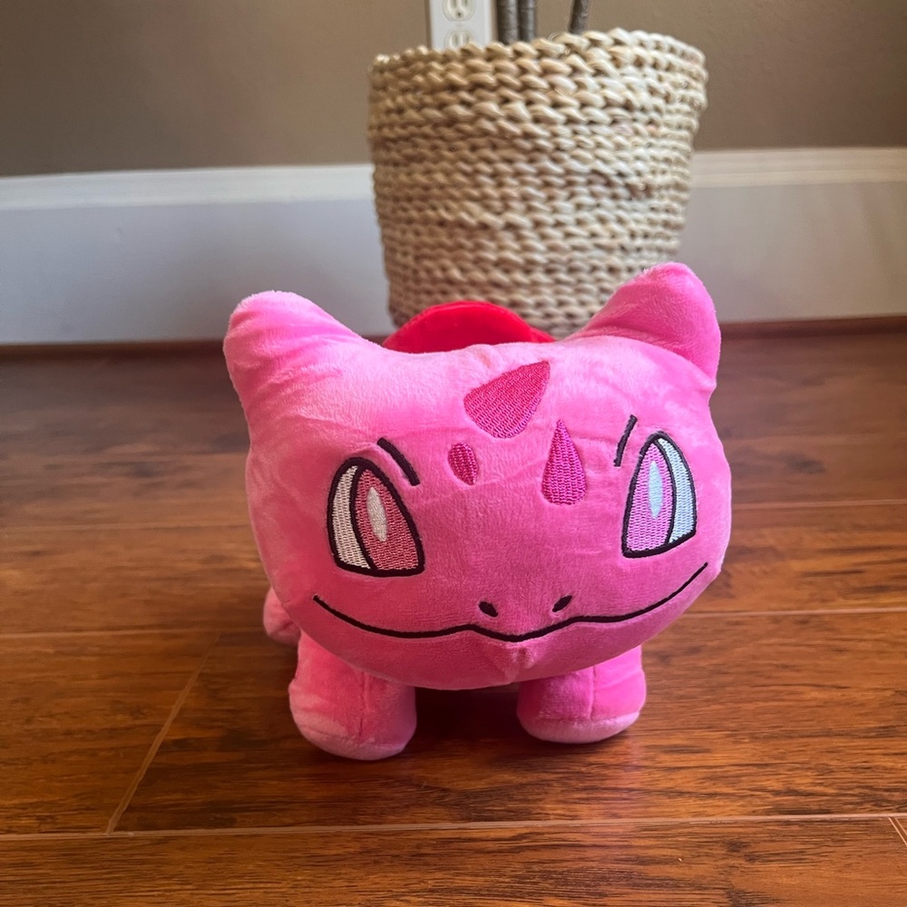 ✨ Valentines Bulbasaur Plushie✨